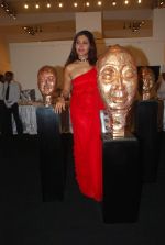 Nisha Jamwal at Nisha Jamwal_s art event for artist Punaam Salecha in Kala Ghoda on 16th June 2011 (17).JPG